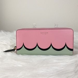 🔥SALE🔥Kate Spade Scallop Slim Continental Wallet